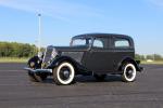 Ford V8 Deluxe Tudor Sedan 1937 года
